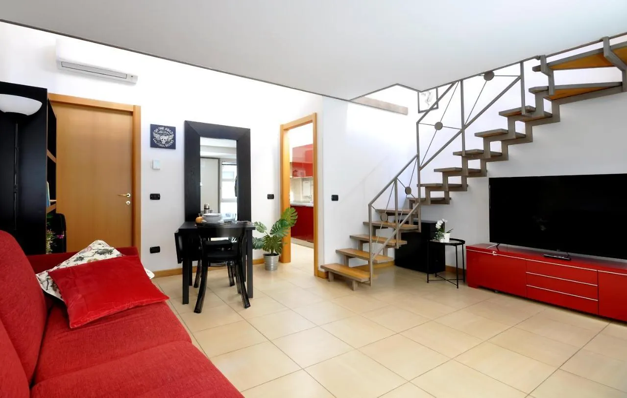 Apartment Loft Ristrutturato Vicino M4 Argonne - San Benigno Milan