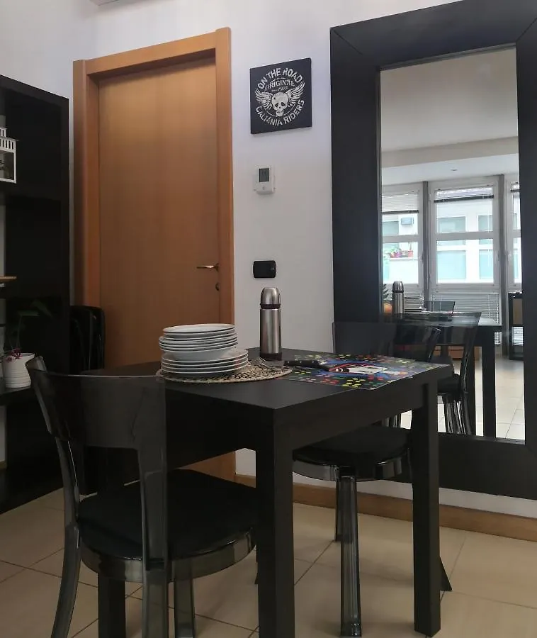Loft Ristrutturato Vicino M4 Argonne - San Benigno Milan Apartment
