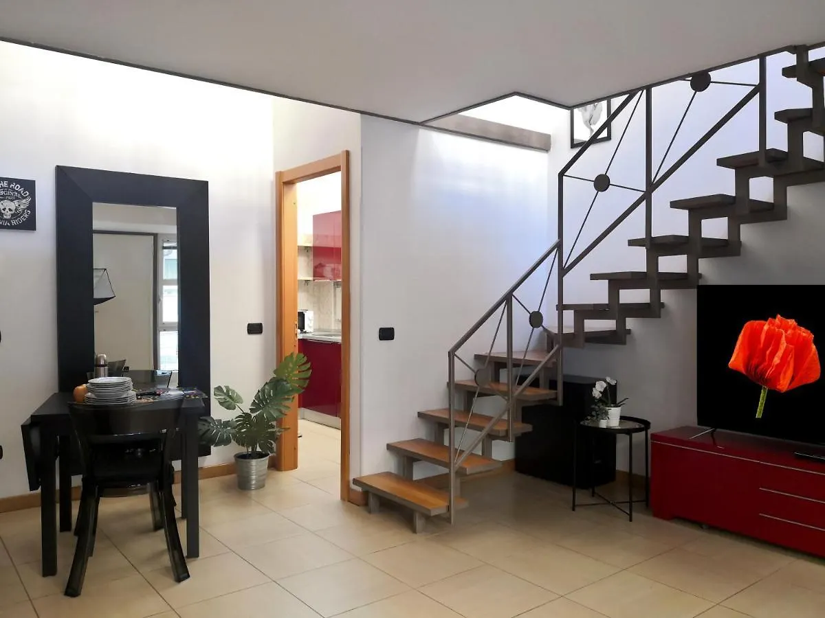 Loft Ristrutturato Vicino M4 Argonne - San Benigno Milan